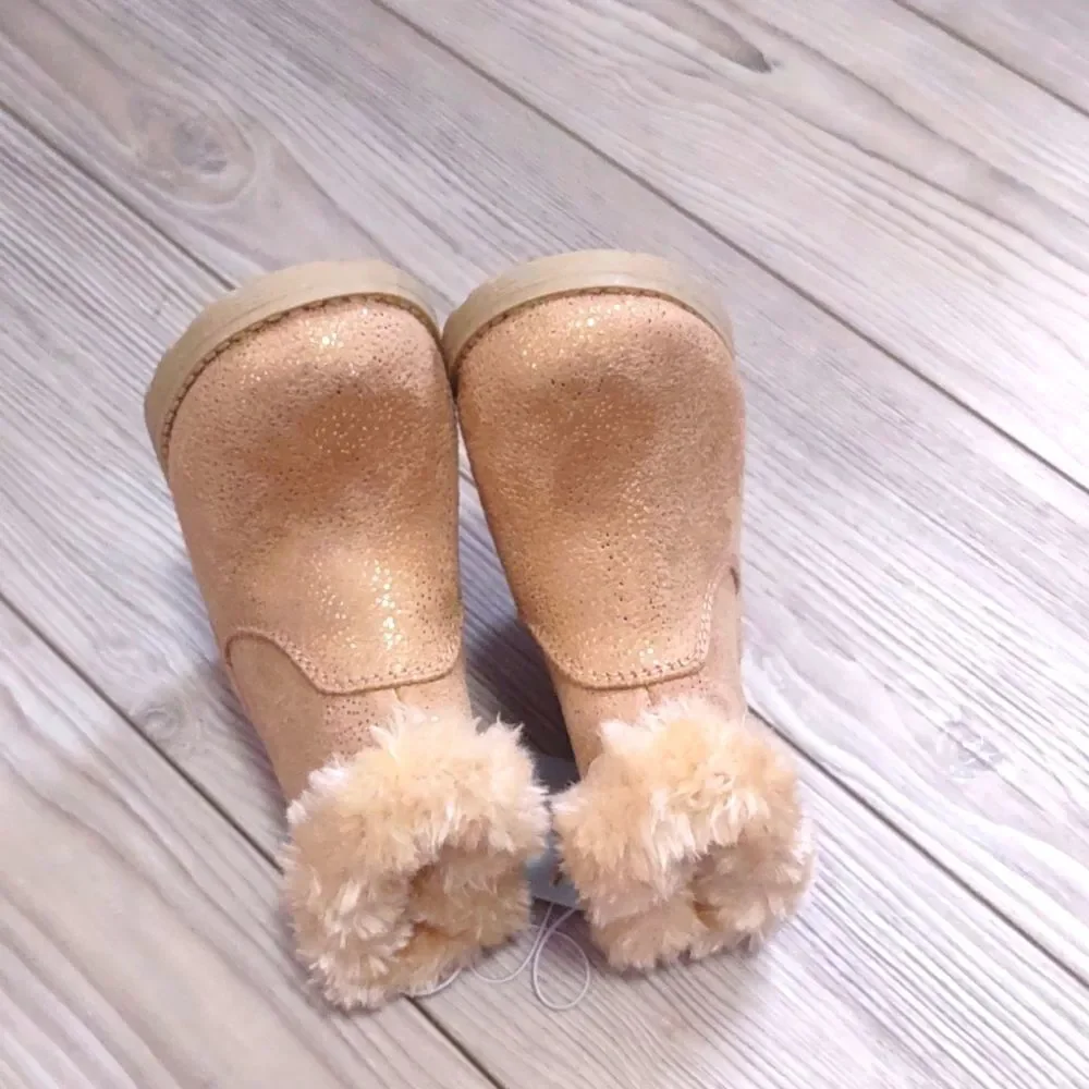 (77-4318) Cat & Jack Emani Zipper Slip-On Winter Boots Tan Sz 5